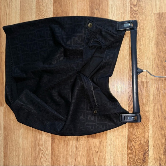 VINTAGE RARE FENDI skirt size Medium fits like a small 0/2 - Picture 4 of 9